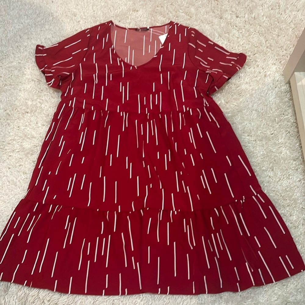 BloomChic Burgundy and White Geometric Dress